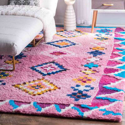 فرش هندتافت طرح سنتی بافته شده با پشم 